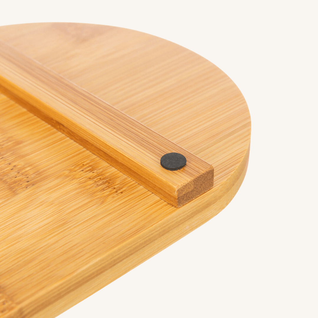 Keramični pasji posodi na lesenem podstavku 0,3 l od Trixie | Na voljo pri Forapet