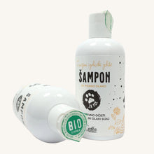 BIO pasji šampon za pisano dlako (250 ml) od Cvetka zeliščno posestvo | Na voljo pri Forapet