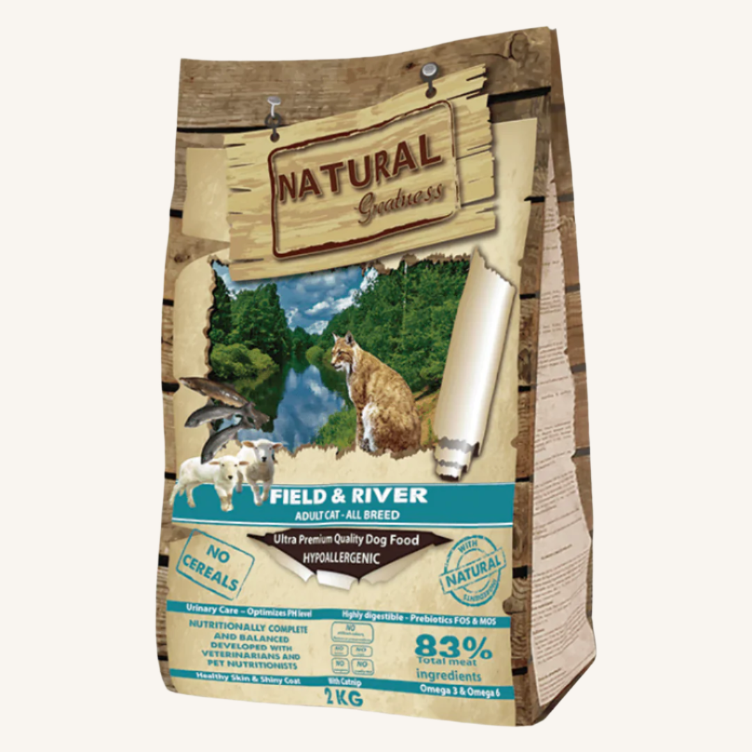 Natural Greatness ǀ ADULT mačji briketi - OBČUTLJIVA KOŽA (jagnjetina & losos) od Natural Greatness | Na voljo pri Forapet